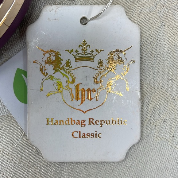 Round Grape colored Crossbody clutch with strap - Picture 3 of 8